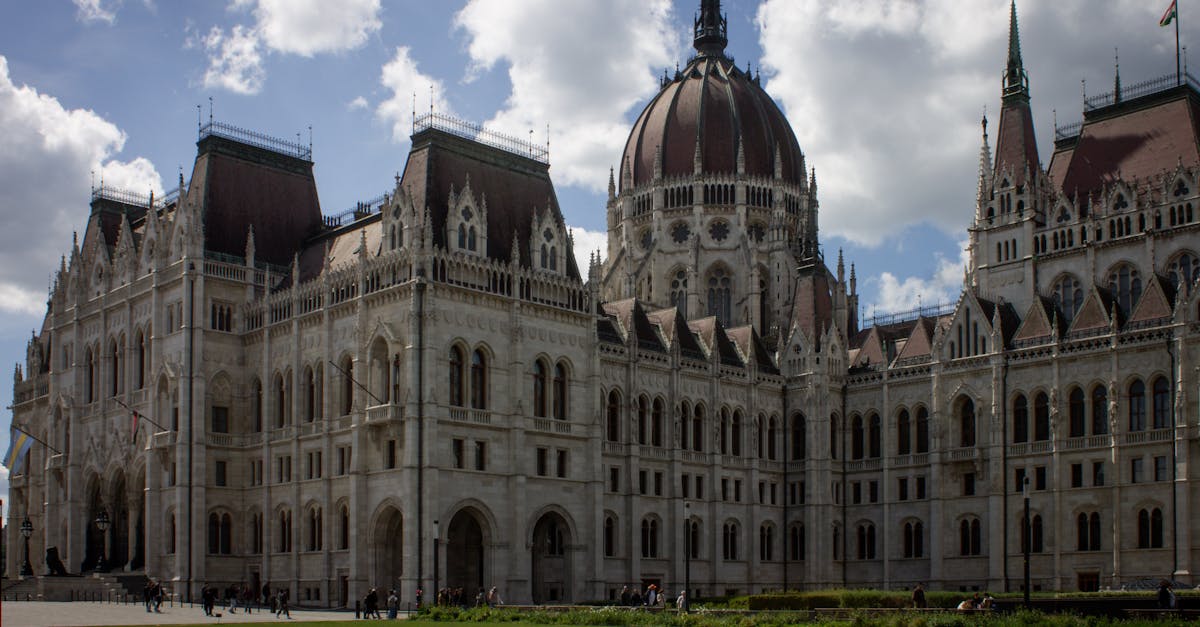 découvrez toutes les infos sur le grand prix de hongrie : résultats, horaires, pilotes et moments forts de cette étape incontournable du championnat de formule 1.