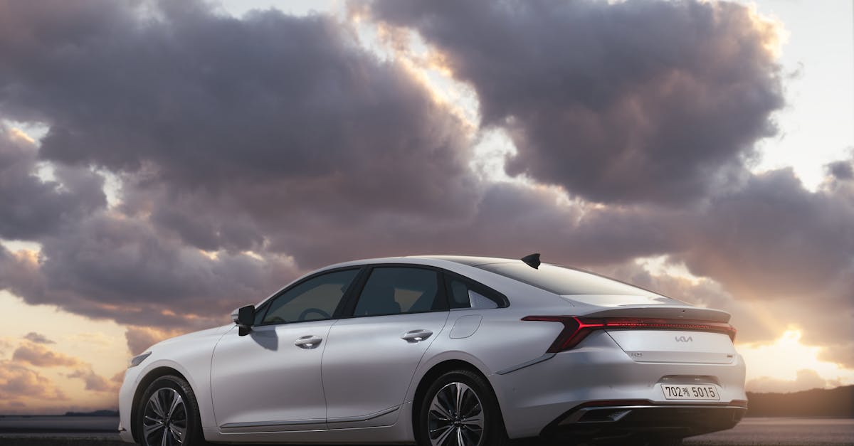 découvrez la kia ev4, le nouveau suv 100% électrique alliant design moderne, technologie innovante et autonomie exceptionnelle. profitez d'une expérience de conduite écologique et performante avec la kia ev4.