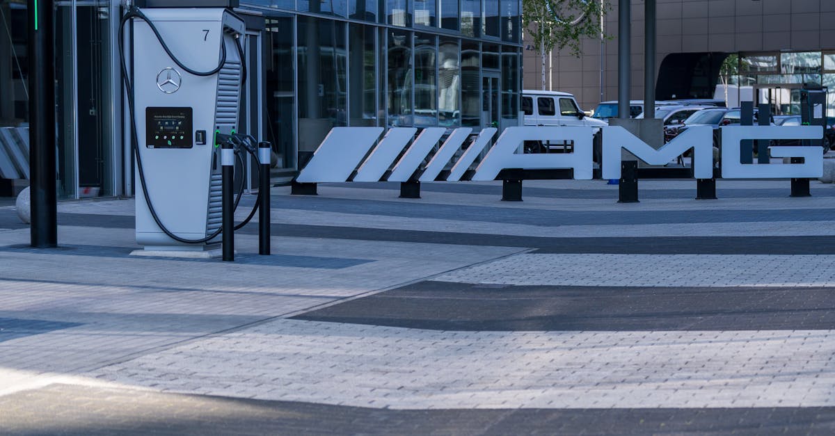 découvrez le mercedes glc électrique : un suv de luxe alliant performance, design sophistiqué et technologie innovante pour une conduite zéro émission. explorez ses caractéristiques, son autonomie et ses avantages électriques.