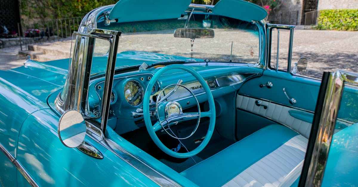 découvrez tout sur le roadster : caractéristiques, avantages et conseils pour choisir ce type de véhicule sportif, élégant et parfait pour les amateurs de sensations de conduite.