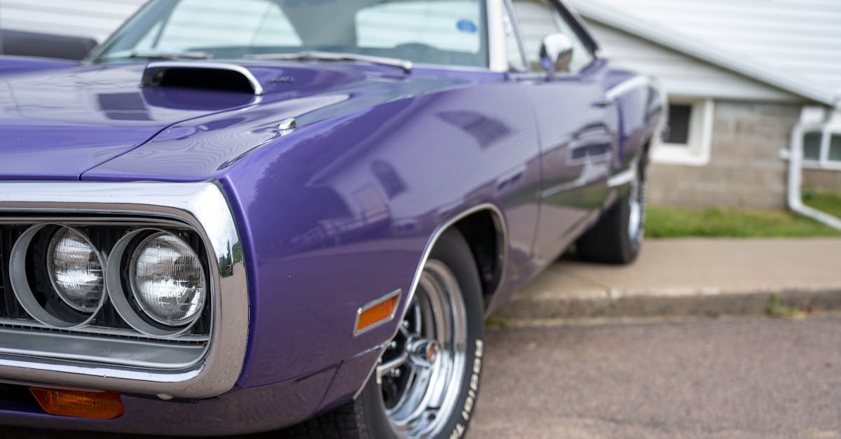 découvrez tout ce qu’il faut savoir sur le stock car : son histoire, ses règles, les événements majeurs, et les sensations fortes de cette discipline automobile spectaculaire.