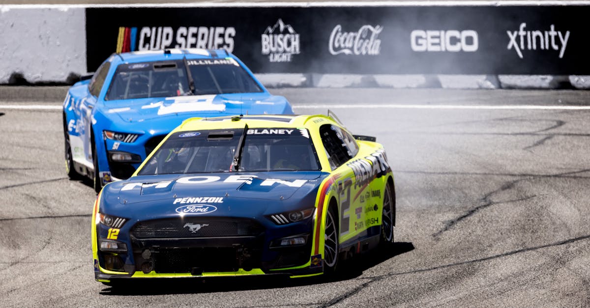 découvrez tout sur le stock car : histoire, règles, types de voitures et événements majeurs. plongez dans l’univers passionnant des courses automobiles sur circuit fermé, où vitesse et spectacle sont au rendez-vous.