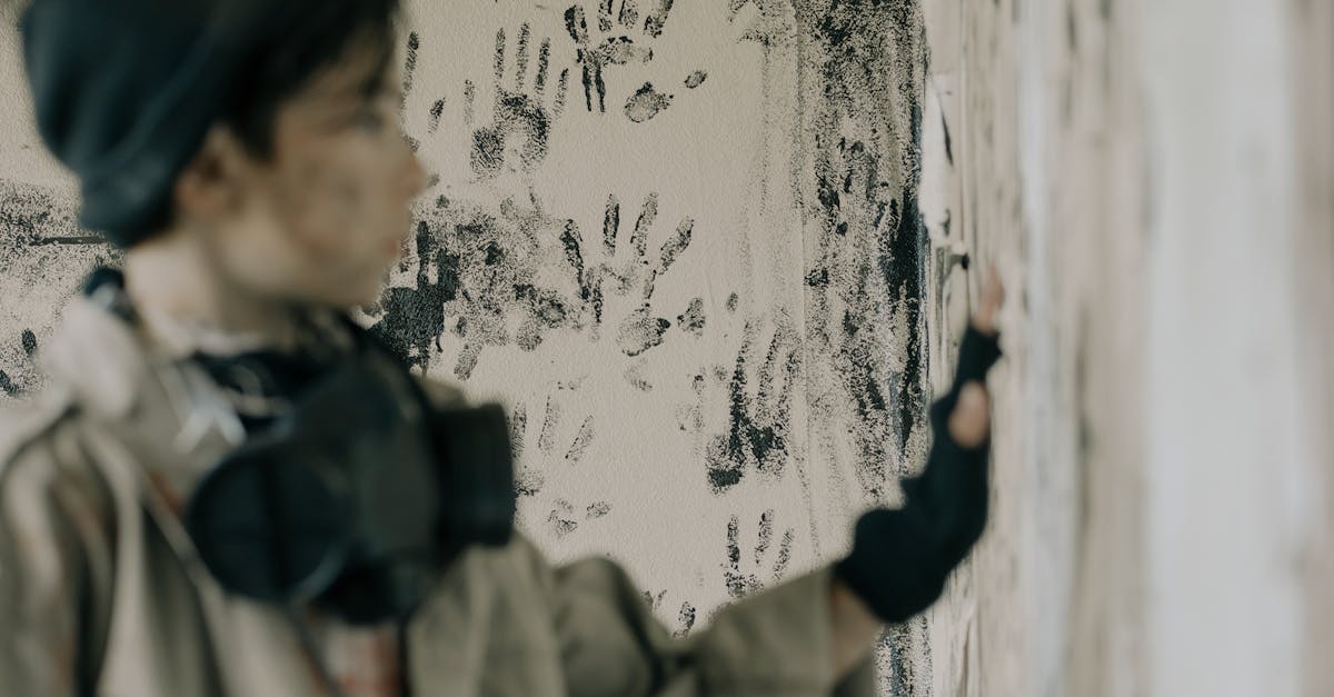 这场悲剧事件需要对目前适用于旅游大巴的安全措施进行严格评估。由于大多数乘客来自外国,因此在法国或其他地方接待他们通常依赖于兼顾道路安全、舒适性和福祉的具体措施。在公共交通领域,以下几个因素在事故预防中发挥着关键作用: